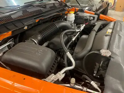 Dodge Ram Sport Crew Cab — 400 ch, édition limitée mondiale, orange sportif — Miniatur 10