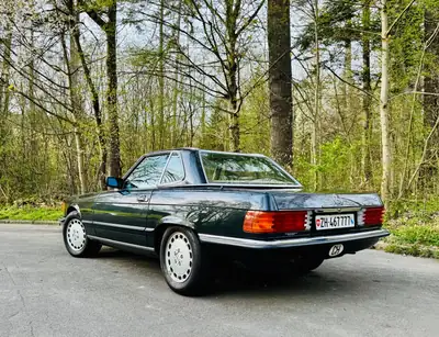 Mercedes-Benz SL 500 — Chef-d'œuvre cabriolet de 1989, état d'origine exceptionnel — tableau de bord