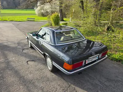 Mercedes-Benz SL 500 — Chef-d'œuvre cabriolet de 1989, état d'origine exceptionnel — Miniature 10