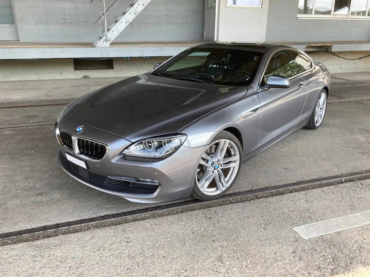 BMW 650i Coupé xDrive — Coupé sportif premium, 408 ch et transmission intégrale — vista esterna