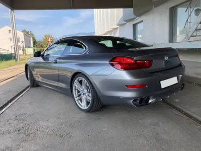BMW 650i Coupé xDrive — Coupé sportif premium, 408 ch et transmission intégrale — vista posteriore