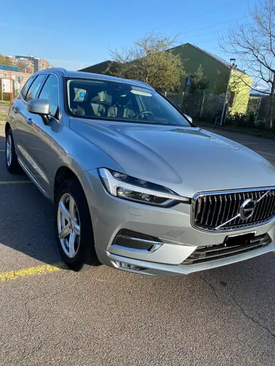 Volvo XC60 T5 AWD Inscription — SUV premium suédois, 89'000 km seulement — Außenansicht