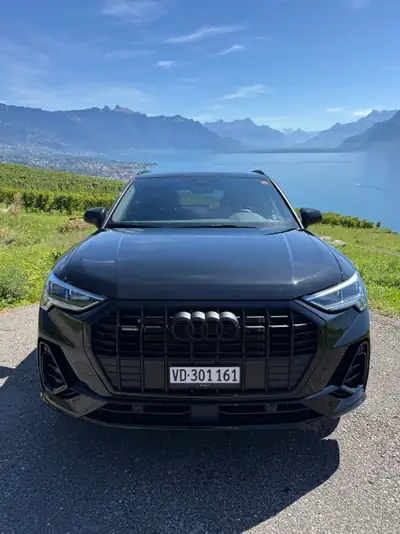 Audi Q3 40 TFSI S line — SUV compact premium, 22'000 km, quattro intégral — vista posteriore