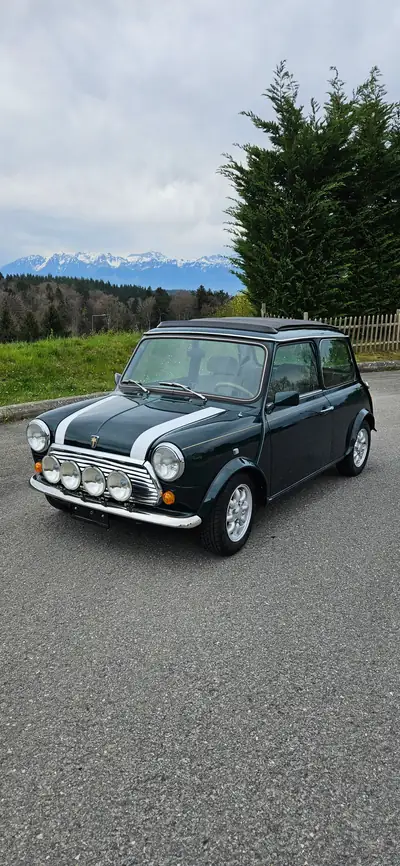 MINI Cooper 1300 — L'iconique britannique des années 90, économique et attachante — fianco