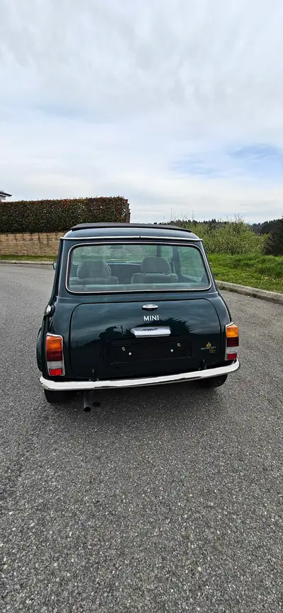 MINI Cooper 1300 — L'iconique britannique des années 90, économique et attachante — cruscotto