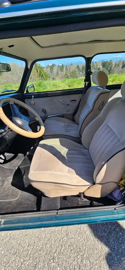 MINI Cooper 1300 — L'iconique britannique des années 90, économique et attachante — Miniatura 8