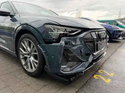 Audi e-tron 50 Sportback S Line — SUV électrique premium, 53'000 km seulement — côté
