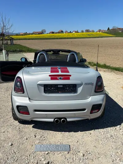 MINI Cooper S Roadster — Cabriolet sportif 184 ch, John Cooper Works Look — fianco