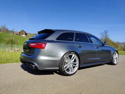 Audi RS6 Avant 560 ch — Break de prestige, V8 biturbo et technologie quattro — Miniatura 8