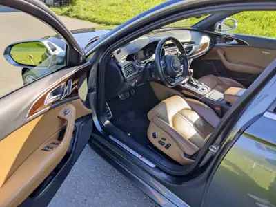 Audi RS6 Avant 560 ch — Break de prestige, V8 biturbo et technologie quattro — Miniatura 14