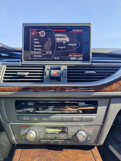 Audi RS6 Avant 560 ch — Break de prestige, V8 biturbo et technologie quattro — Miniatura 17