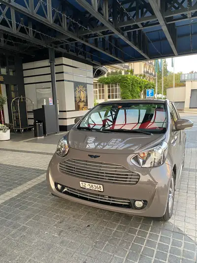 Aston Martin Cygnet — L'icône britannique compacte, 40 000 km seulement — côté