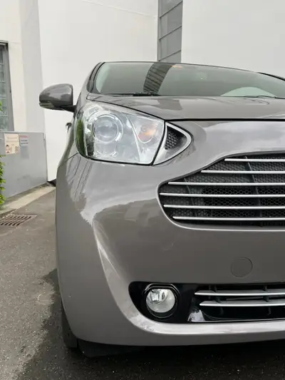 Aston Martin Cygnet — L'icône britannique compacte, 40 000 km seulement — détail