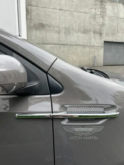 Aston Martin Cygnet — L'icône britannique compacte, 40 000 km seulement — Miniature 8