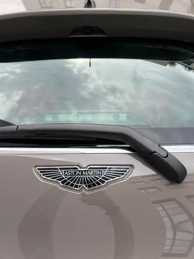 Aston Martin Cygnet — L'icône britannique compacte, 40 000 km seulement — Miniature 7
