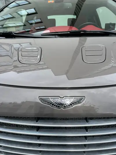 Aston Martin Cygnet — L'icône britannique compacte, 40 000 km seulement — Miniature 9