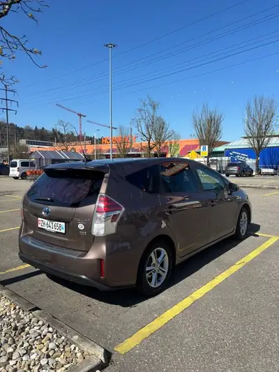 Toyota Prius+ 1.8 VVT-i HSD Sol Premium — 7 places, hybride économe, sans accident — interni