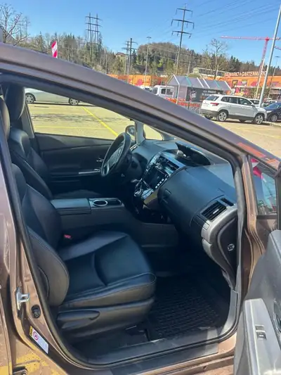 Toyota Prius+ 1.8 VVT-i HSD Sol Premium — 7 places, hybride économe, sans accident — Miniatura 7