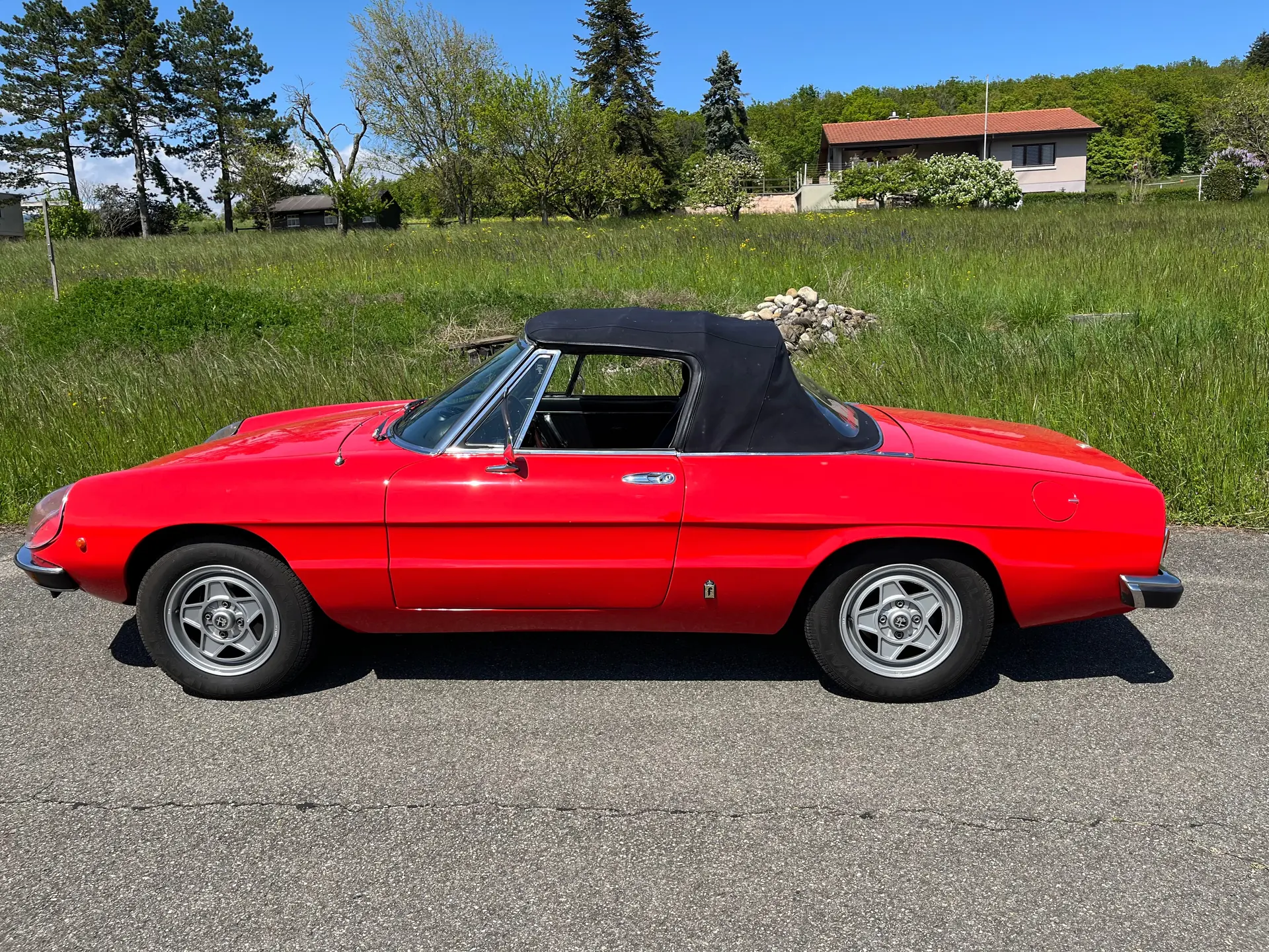 Alfa Romeo Spider Veloce 1977 — Roadster mythique, moteur 2.0 L enjoué