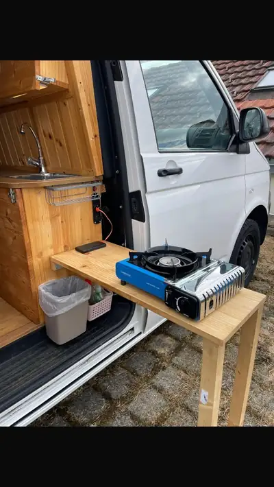 VW T5 Transporter Camper — Utilitaire aménagé diesel robuste, révision complète — Innenraum