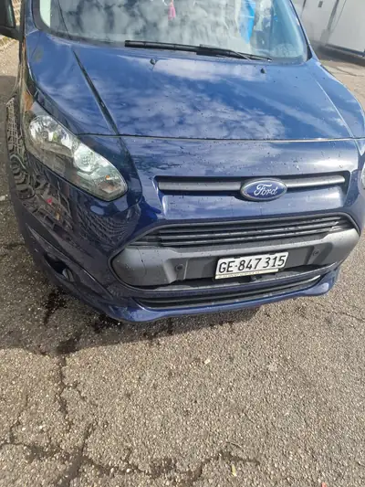 Ford Tourneo Connect Grand — Monospace pratique diesel automatique, très faible kilométrage — vista esterna
