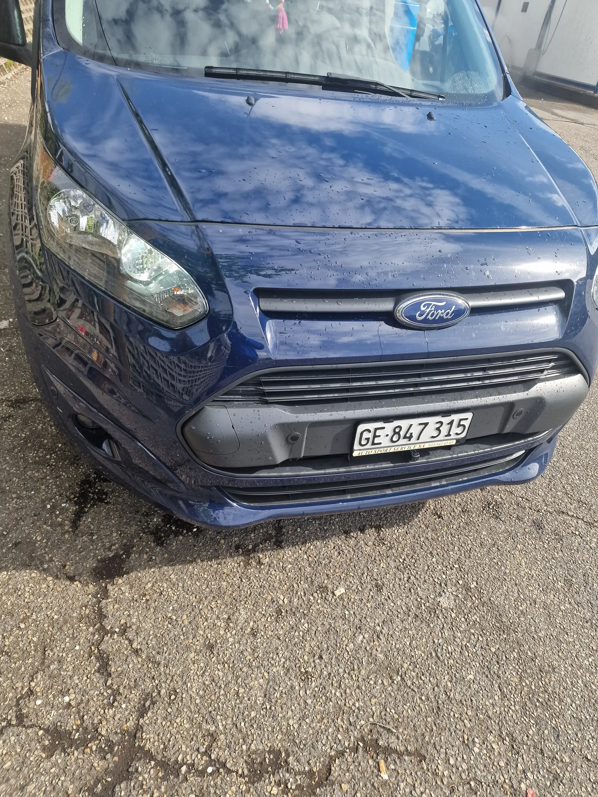 Ford Tourneo Connect Grand — Monospace pratique diesel automatique, très faible kilométrage — vista esterna