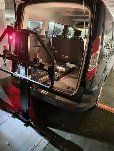 Ford Tourneo Connect Grand — Monospace pratique diesel automatique, très faible kilométrage — cruscotto
