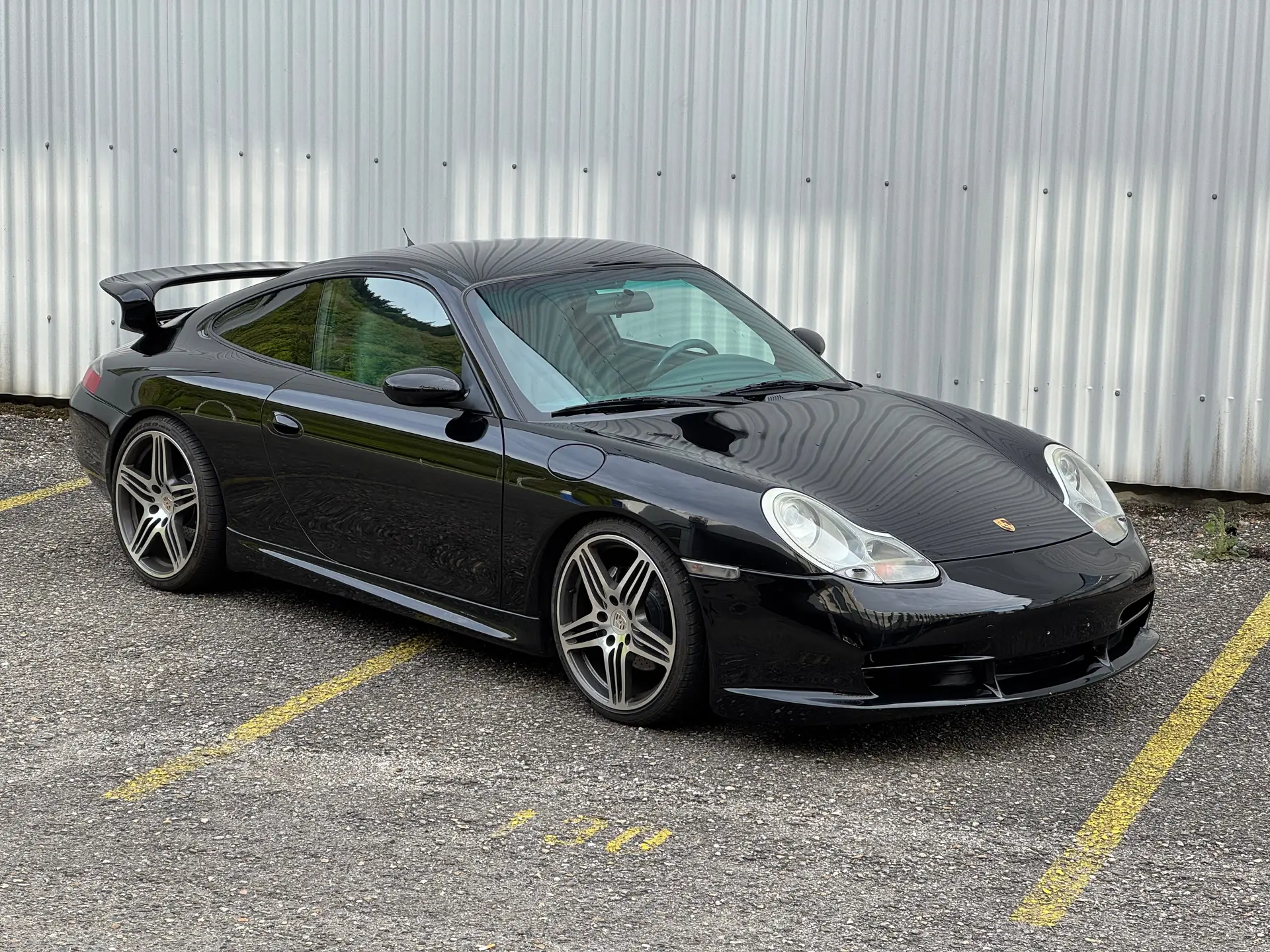 Porsche 911 Carrera 4 1999 — Icône collector avec Aerokit, 88 500 km — Außenansicht