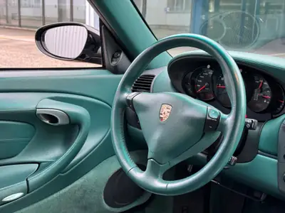 Porsche 911 Carrera 4 1999 — Icône collector avec Aerokit, 88 500 km — Miniatur 11
