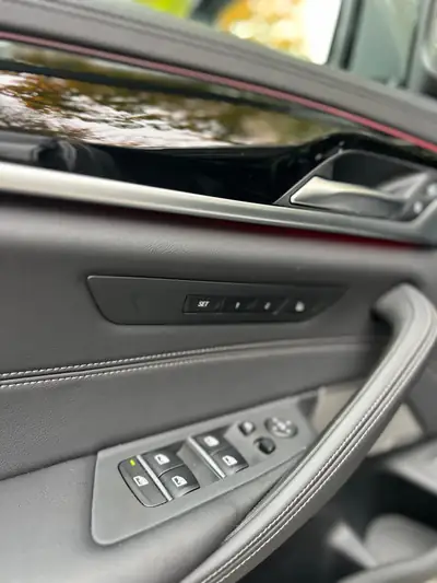 BMW-ALPINA D5 S Touring — Break haute performance 408 ch, Quattro, état impeccable — Miniatura 17