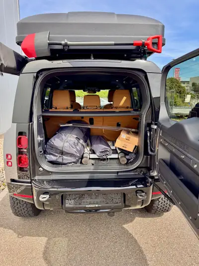 Land Rover Defender 2023 — SUV iconique diesel, 7'100 km seulement — Miniature 7