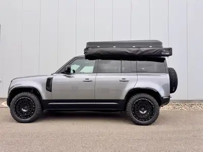 Land Rover Defender 2023 — SUV iconique diesel, 7'100 km seulement — Miniature 13