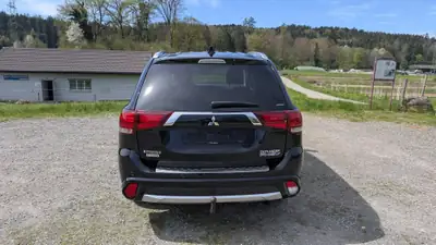 Mitsubishi Outlander 2.0 PHEV Diamond 4WD — SUV hybride rechargeable, 115'000 km, sans accident — intérieur