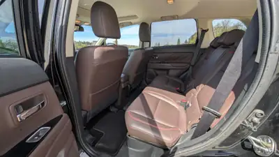 Mitsubishi Outlander 2.0 PHEV Diamond 4WD — SUV hybride rechargeable, 115'000 km, sans accident — Miniature 8