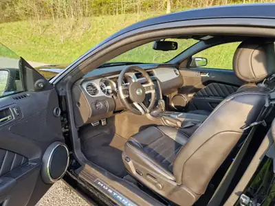 Ford Mustang GT Premium V8 420PS — Coupé muscle américain, rare et performant — Miniatur 16