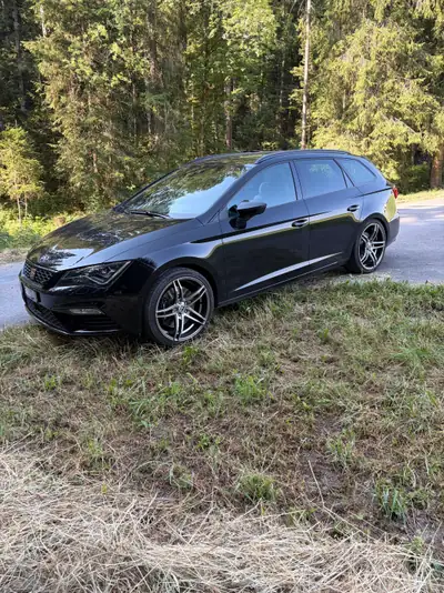 SEAT Leon ST Cupra 300 4Drive — Break sportif 300ch, 4x4 intégral, boîte DSG — exterior view