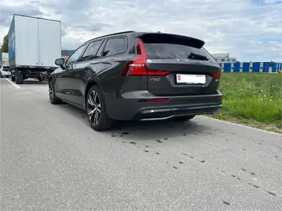 Volvo V60 B4 Diesel Mild Hybrid — Berline élégante, motorisation écologique et très peu kilométrée — arrière
