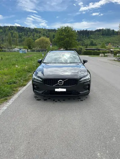 Volvo V60 B4 Diesel Mild Hybrid — Berline élégante, motorisation écologique et très peu kilométrée — détail