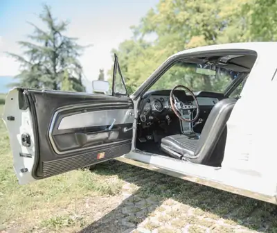 Ford Mustang Fastback 1967 — Légende américaine, moteur 4.7L authentique — Miniatura 8