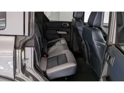 Ford Bronco 2.7 EcoBoost Outer Banks 4x4 — SUV aventurier, 9 500 km seulement — Miniature 10