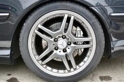 Mercedes-Benz CL 55 AMG — Coupé sportif de prestige, 500 ch purs — Miniatura 25
