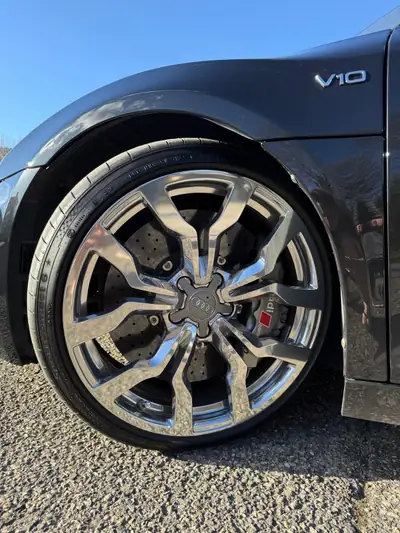 Audi R8 Spyder 5.2 R-Tronic — Cabriolet sportif 525 ch, 68'000 km, sans sinistre — Detail