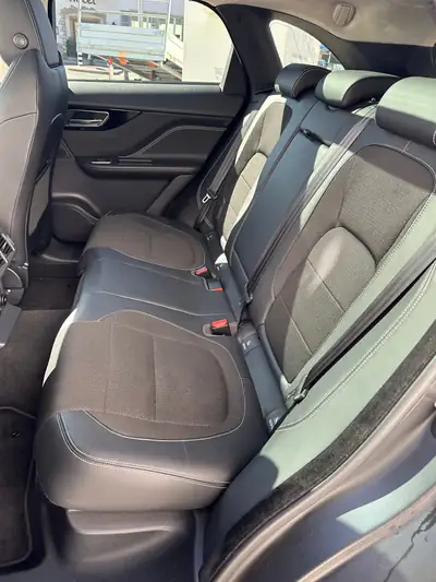 Jaguar F-Pace 25t R-Sport — SUV premium AWD, 250 ch et seulement 154'000 km — Detail