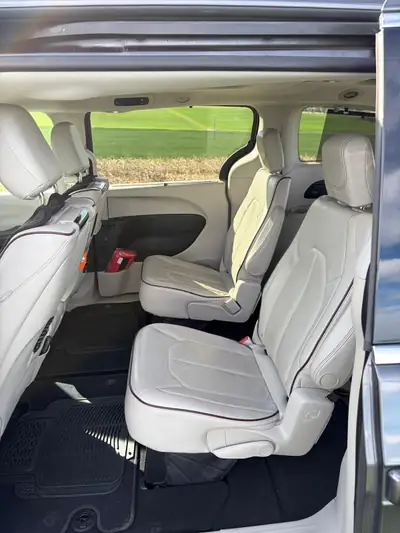 Chrysler Pacifica Limited 2017 — Monospace familial 7 places, moteur 291 ch — Miniatur 13
