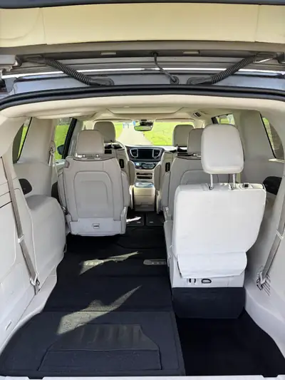 Chrysler Pacifica Limited 2017 — Monospace familial 7 places, moteur 291 ch — Miniatur 16