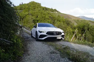 Mercedes-Benz CLA 250 Shooting Brake AMG — Élégance sportive et polyvalence 4Matic — fianco