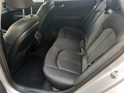 Kia Optima SW 2.0 GDI PHEV — Break hybride rechargeable, garantie usine jusqu'en 2027 — intérieur