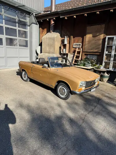 Peugeot 304 S — Cabriolet vintage 1976, charme rétro et liberté décapotable — Armaturenbrett