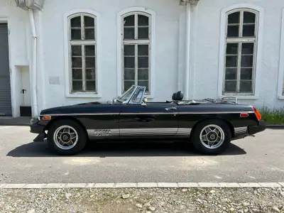 MG MGB Limited Edition 1980 — Cabriolet vintage avec Overdrive, 30 000 km seulement — Innenraum