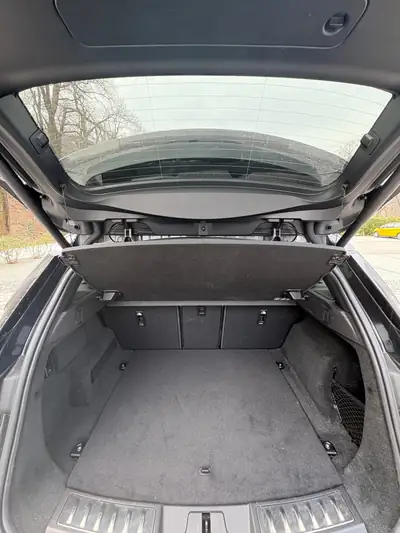 Range Rover Evoque R-Dynamic P 300e — Hybride rechargeable premium, 23000 km seulement — Armaturenbrett